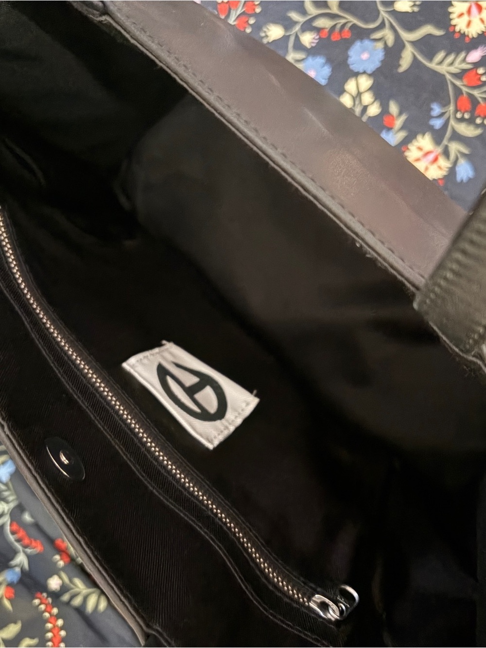 Telfar Medium Black Tote - Picture 6 of 7